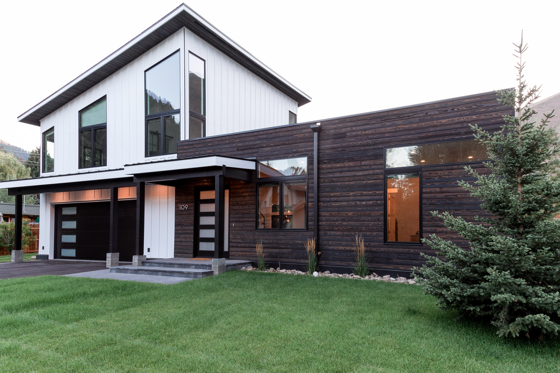 Ketchum House clad in Pika-Pika® Linseed Black Yakisugi