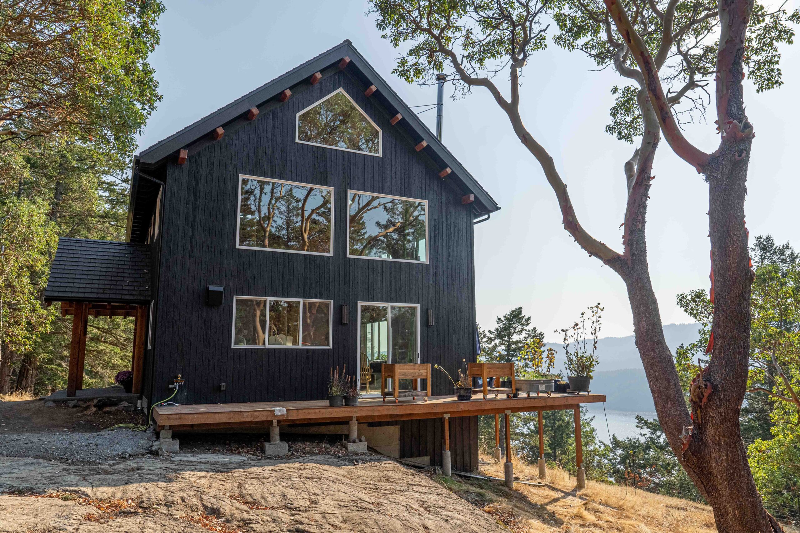 Gendai® Alkyd Black Shou Sugi Ban Siding on Bluff House Exterior