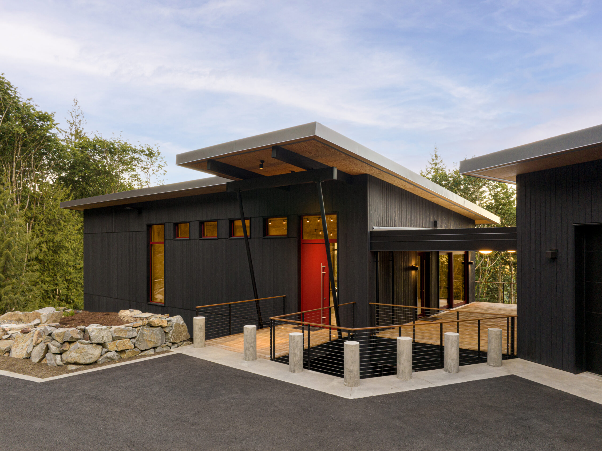 Passive House in Issaquah, Washington. Dark gray Gendai shou sugi ban siding.